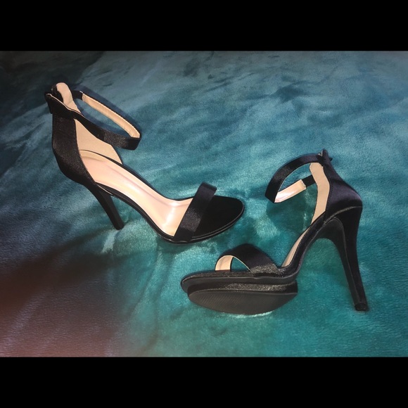 High heels - Picture 2 of 2